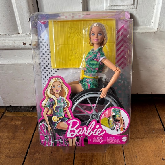 Barbie Doll With Wheelchair And Ramp, Blonde, Barbie® Fashionistas™ - Picture 1 of 8